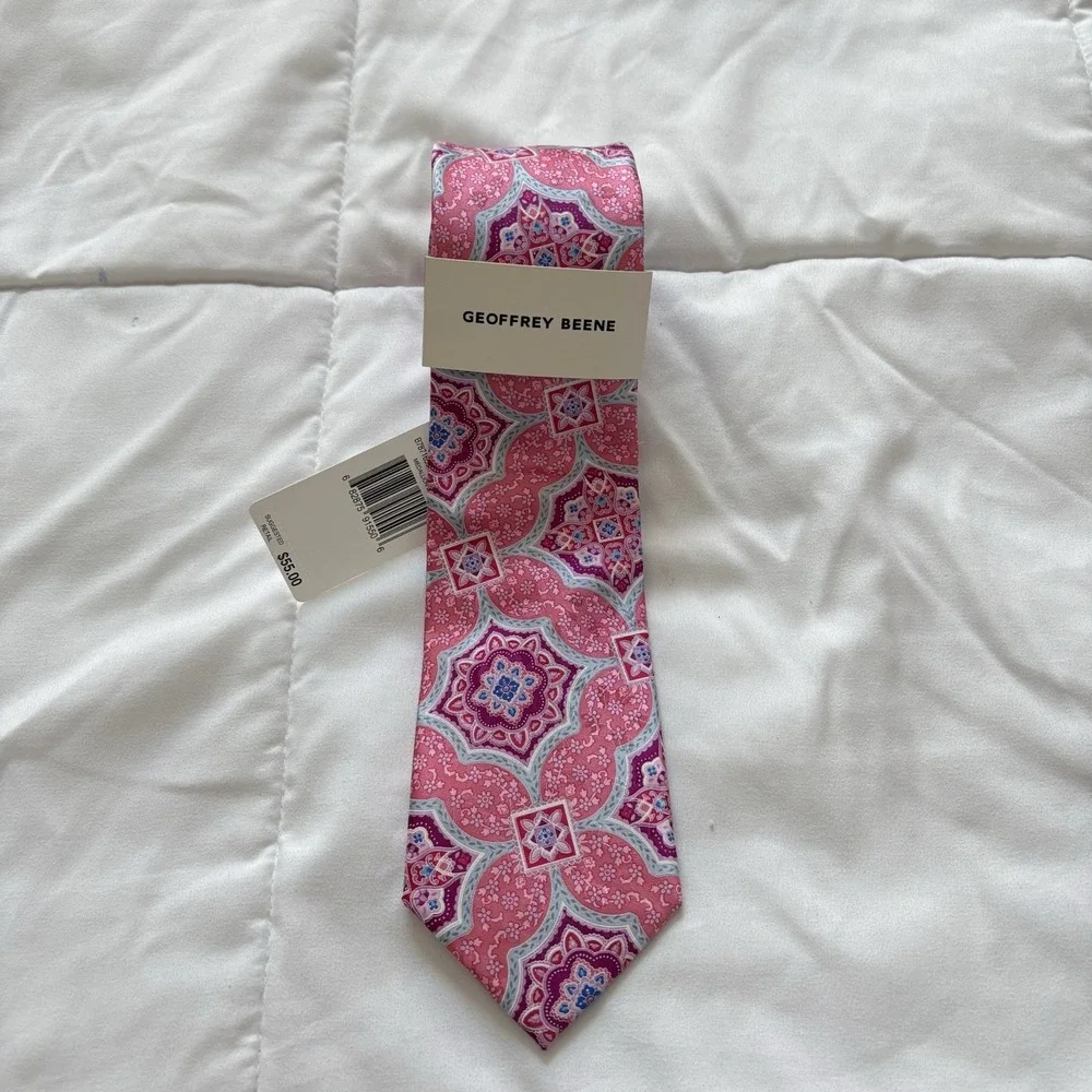 NWT Geoffrey Beene 100% Silk Tie Pink Paisley Floral Quiet Luxury Designer‎